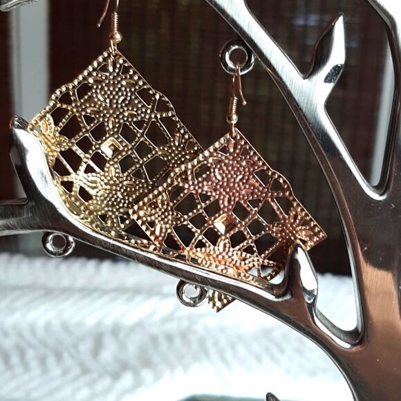 Vintage 70s  Copper &  Gold Tone Metal Cut Out Dangle Earrings - Picture 4 of 4